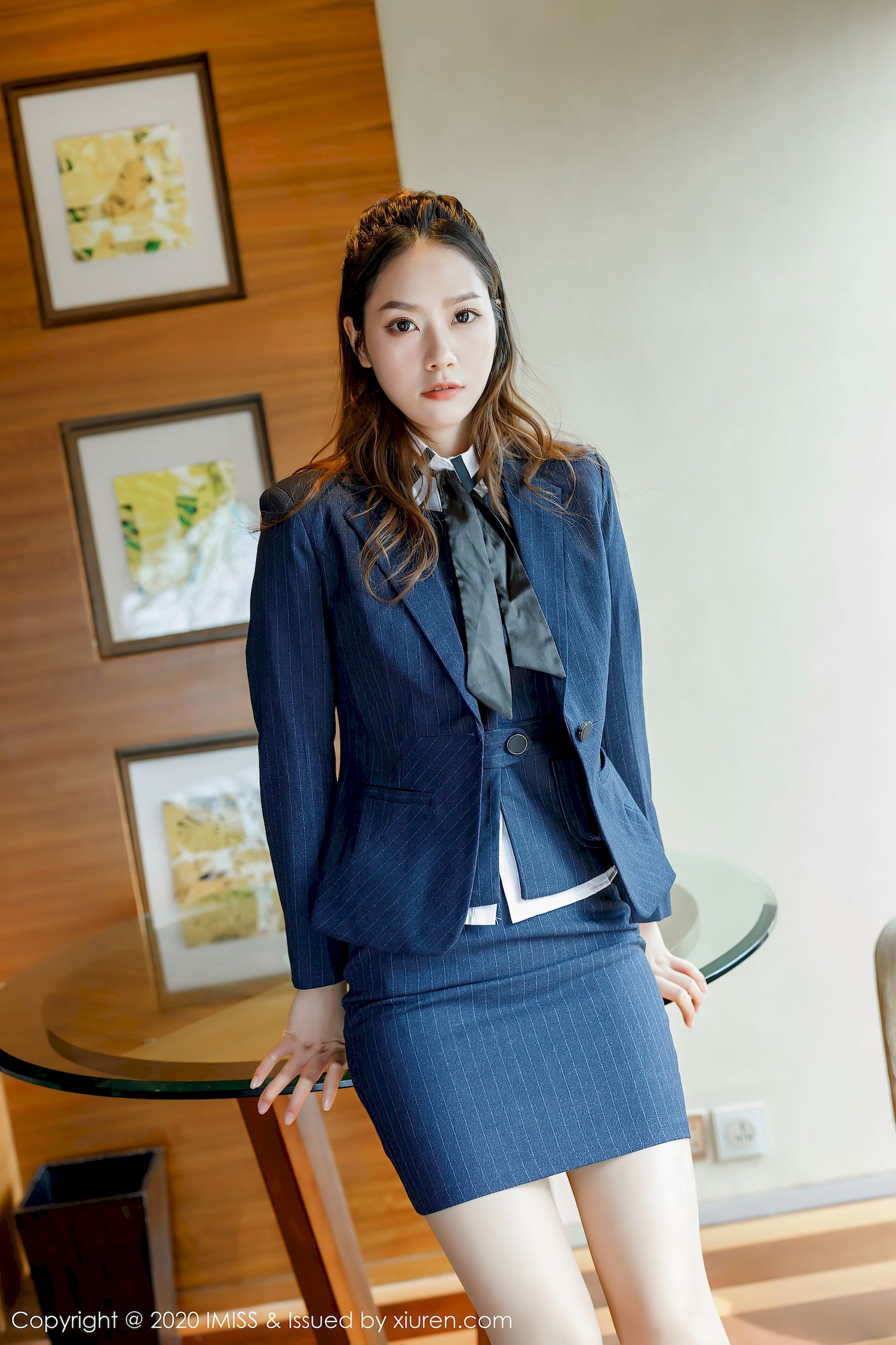 方子萱 - 职场秘书+镂空内衣私房写真