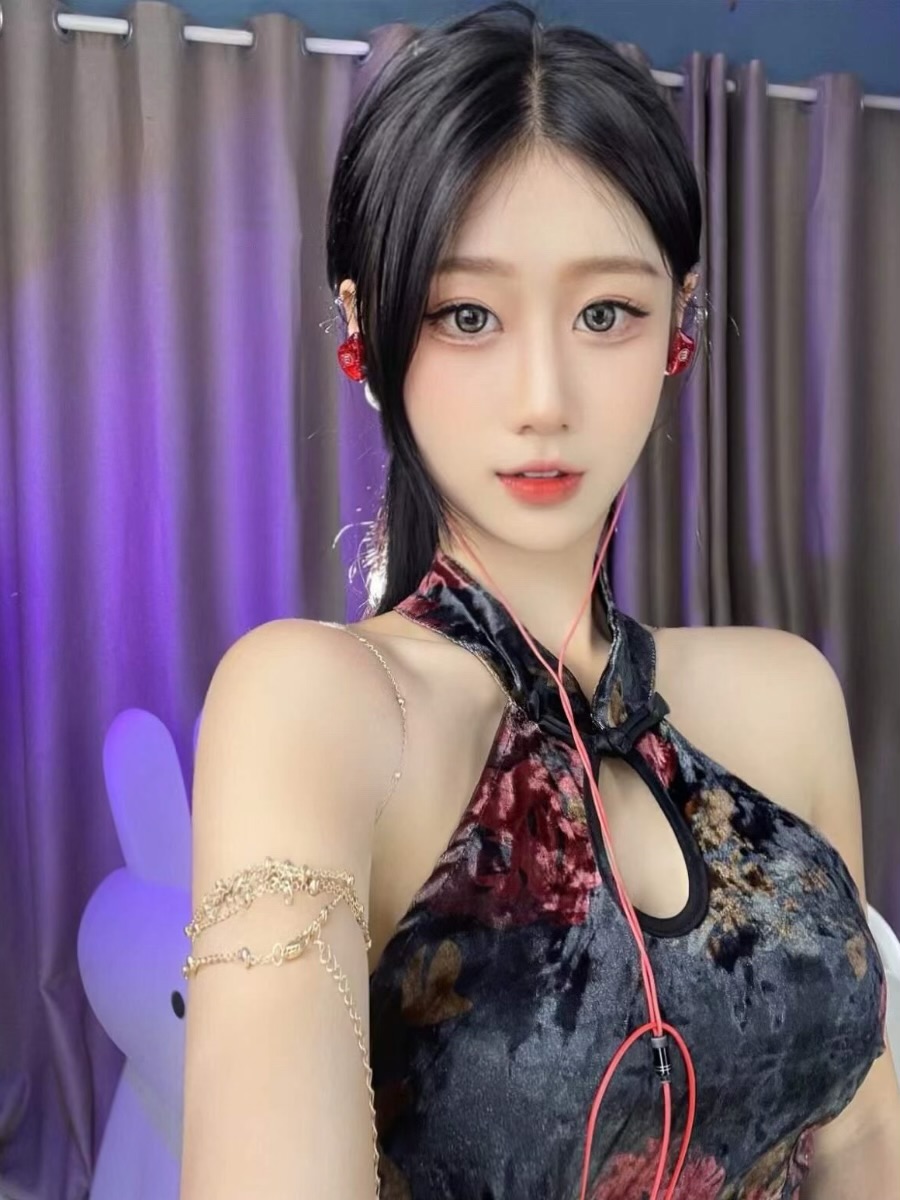 biu：抖音人气创作者的岛遇作品，编织童话奇幻的情感共鸣之旅-御萝部落